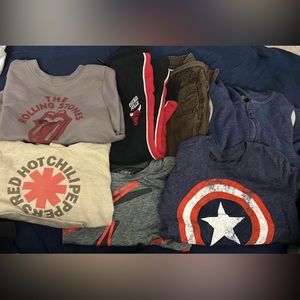 All size 2T, 2 pants, 2 hoodies, 2 t-shirts, and 1 sweatshirt.